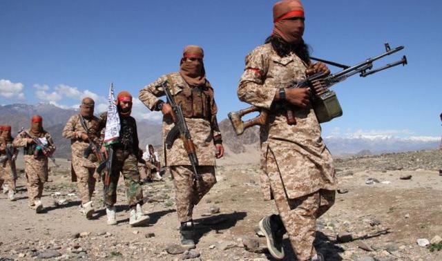 Trong khi đó, không khó để nhận ra
rằng, sau thế thắng như chẻ tre, Taliban lại đang bối rối khi liên
tiếp gặp sự chống đối từ nhiều lực lượng khác nhau.