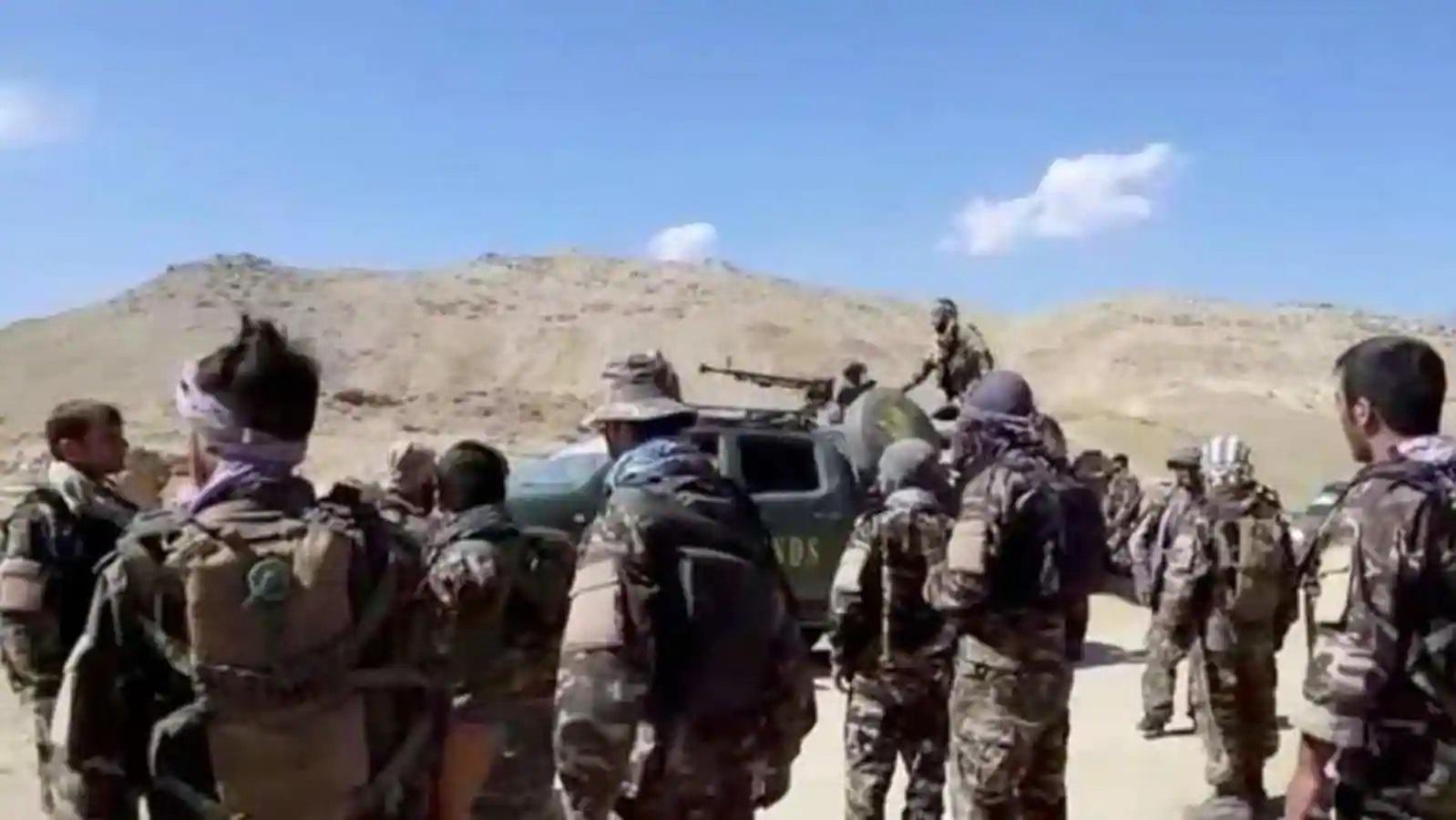 Trước đó, FANR đã kiểm soát huyện
Shinwari của tỉnh Parwan phía bắc Bagram vào ngày 12/10 và các nhóm
dân quân địa phương cũng đã cam kết trung thành với mặt trận trong
ngày 22/10.