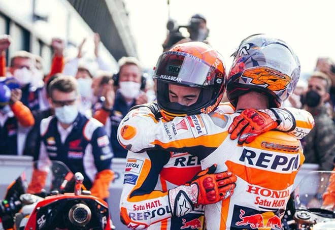 Repsol Honda có chiến thắng 1-2 đầu tiên sau 4 năm