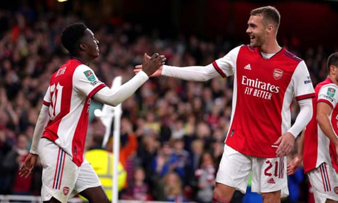 Nketiah và Chambers mang lại vé đi tiếp cho Arsenal