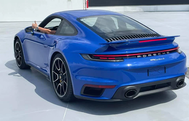 Soi &#34;option&#34; trăm triệu trên siêu phẩm Porsche 911 Turbo S vừa về Việt Nam - 1