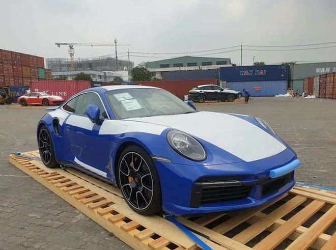 Soi &#34;option&#34; trăm triệu trên siêu phẩm Porsche 911 Turbo S vừa về Việt Nam - 3