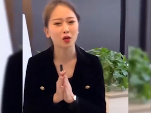 Cười 24H - Người đẹp khóc thét khi có người em trai lầy lội nhất hệ mặt trời