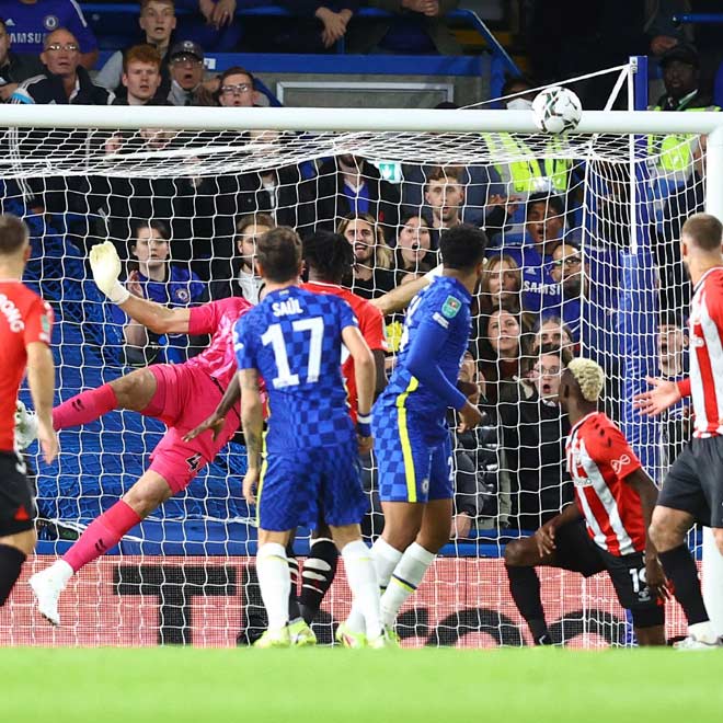 Saul Niguez suýt chút nữa có bàn thắng cho Chelsea