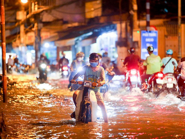 Tin tức trong ngày - Lý do dự án ngăn triều lớn nhất TP.HCM vẫn đắp chiếu