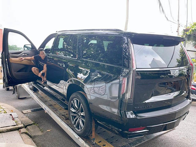 Tin tức ô tô - "Khủng long Mỹ" Cadillac Escalade ESV Sport đã về tới tay đại gia Hoàng Kim Khánh