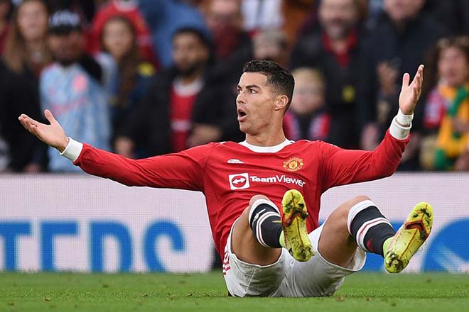 Ronaldo được cho là đang "khuyến khích" các đồng đội MU đá hết mình vì HLV Solskjaer