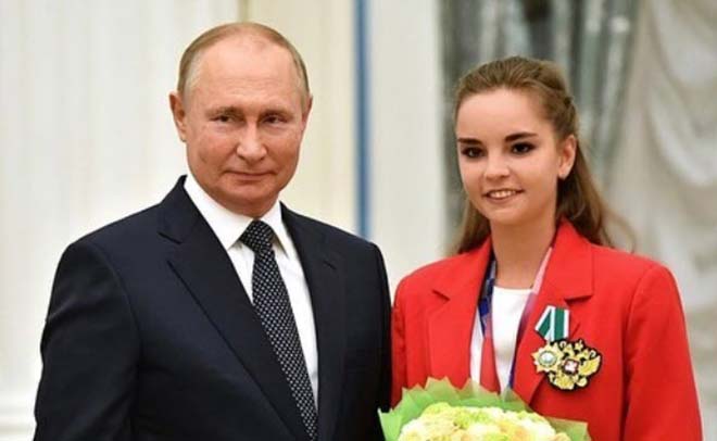 Dina Averina được tổng thống Putin trao tặng huân chương