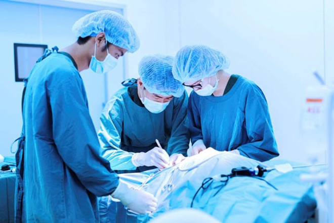 Phẫu thuật gây ra nhiều đau đớn, ám ảnh với người bệnh