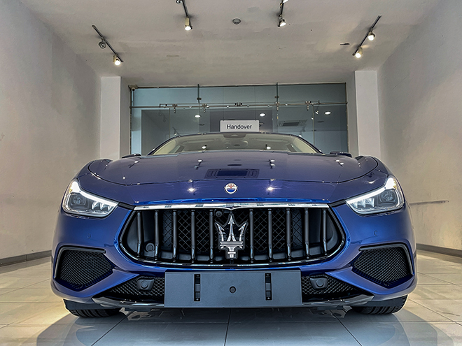 Chi tiết mẫu xe Maserati Ghibli Hybird đầu tiên tại Việt Nam