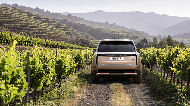 Range Rover thế hệ mới ra mắt toàn cầu, kiểu dáng gây tranh cãi - 8