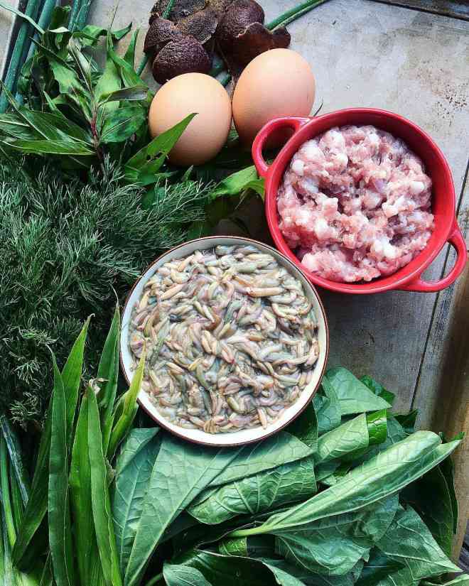 Nguyên liệu làm món chả rươi.