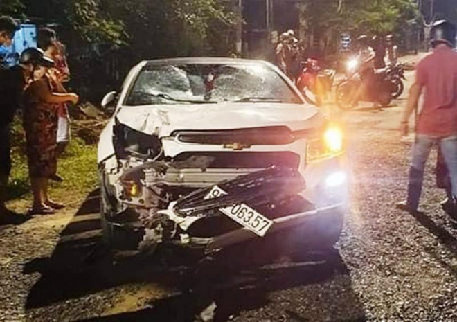 Ô tô hư hỏng nặng. Ảnh: K.N