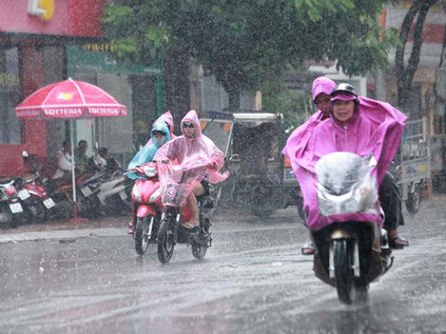 Tin tức trong ngày - Thời tiết cuối tuần: Miền Bắc mưa lạnh, miền Trung nguy cơ lũ chồng lũ