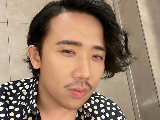 Làm đẹp - Trấn Thành lại khoe râu, tóc xồm xoàm như "người rừng", dân mạng lắc đầu chê bai