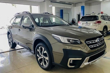 Subaru Outback thế hệ mới bât ngờ xuất hiện tại đại lý