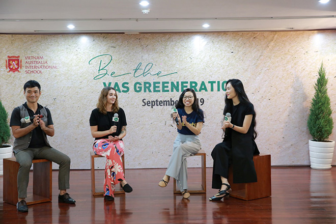 3 năm liền Helly Tống tham gia chương trình VAS Talks với tư cách là diễn giả và người dẫn chương trình