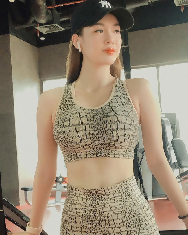 Nữ tiếp viên hàng không 24 tuổi sở hữu vẻ đẹp tươi trẻ, nõn nà.&nbsp;
