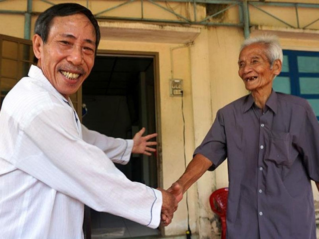 Tin tức trong ngày - Đôi mắt của người cha suốt 15 năm kêu oan cho con