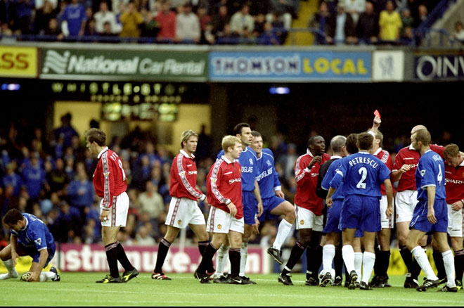 MU từng đại bại 0-5 trước Chelsea năm 1999 nhưng cuối mùa vẫn vô địch