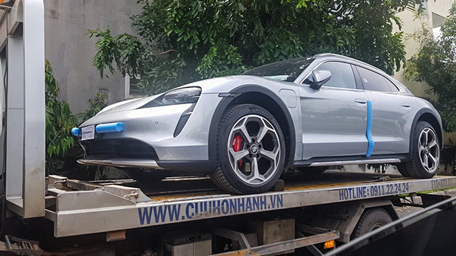 Xe điện Porsche Taycan Cross Turismo đầu tiên cập cảng Việt Nam - 3