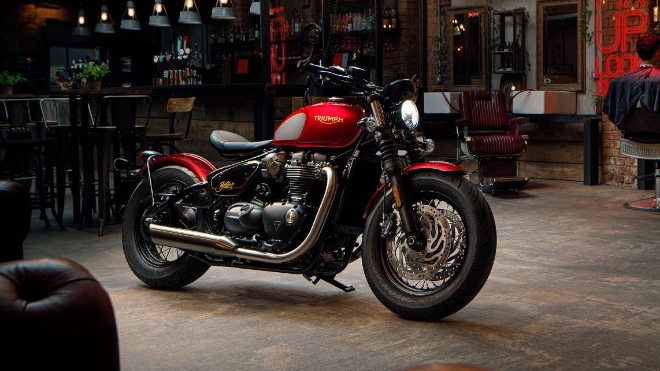 Triumph Bonneville Bobber Gold Line Edition