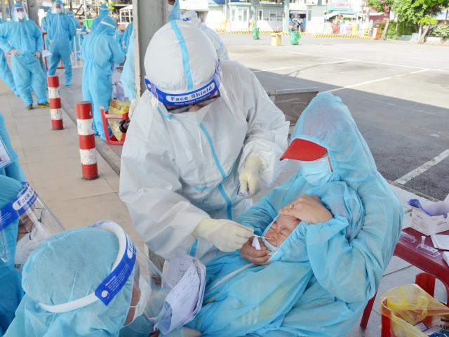 Tin tức trong ngày - Bộ Y tế công bố tình hình dịch COVID-19 ngày 31/10