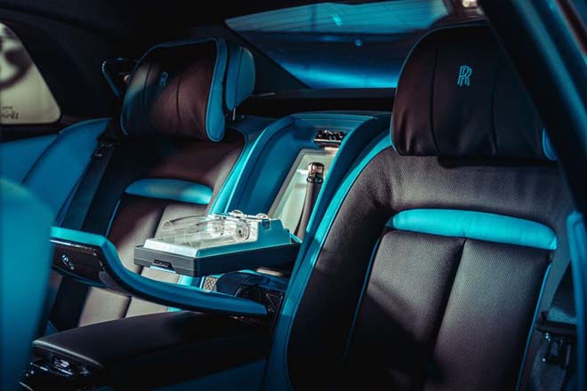 Chiêm ngưỡng "cực phẩm" Rolls-Royce Ghost Black Badge 2022 vừa trình làng - 11