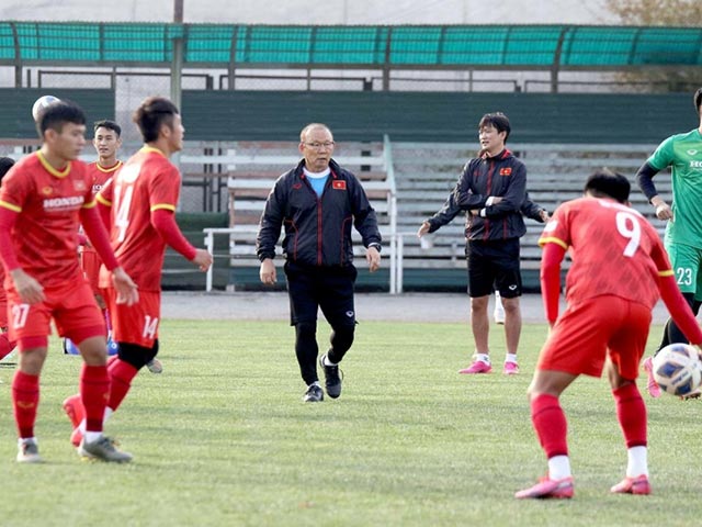 HLV Park Hang-seo cũng “hết phép” như người tiền nhiệm khi không có cầu thủ tốt trong tay