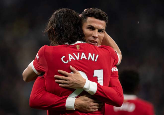MU thắng thuyết phục Tottenham với sự tỏa sáng của cả Ronaldo và Cavani