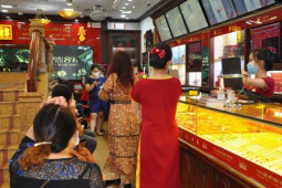 Kinh doanh - Giá vàng tiến gần mốc 59 triệu đồng/lượng, nhà đầu tư cần chú ý điều gì?