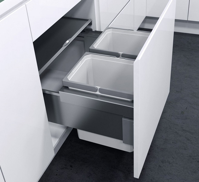 Thùng rác âm tủ thông minh - Một trong những phụ kiện tủ bếp không thể thiếu