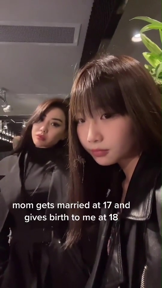 3Cô gái trẻ đăng nhiều video với mẹ khiến người dùng bàng hoàng