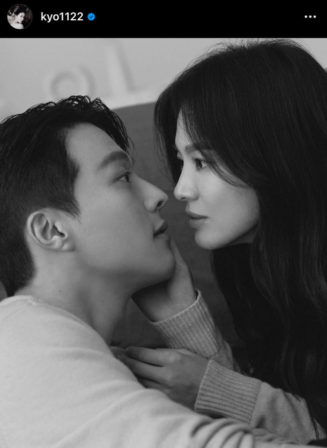 Song Hye Kyo đăng ảnh lãng mạn bên "tình mới" kém 11 tuổi - 3