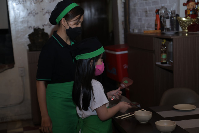 Các con cũng từ chăm sóc nhau