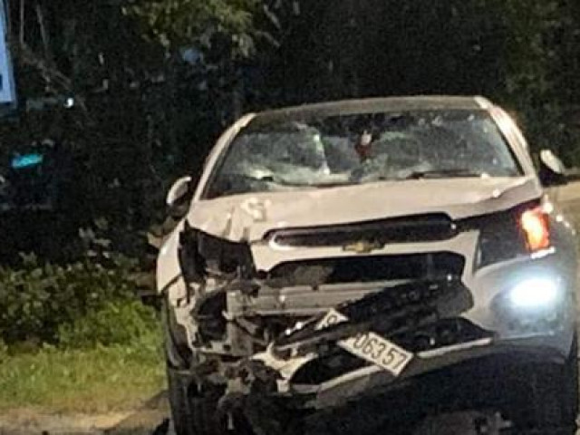 Tin tức trong ngày - Ôtô tông 3 người thương vong ở Quảng Nam: Đèn đường tiền tỉ chập chờn