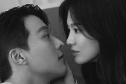 Phim - Song Hye Kyo đăng ảnh lãng mạn bên "tình mới" kém 11 tuổi