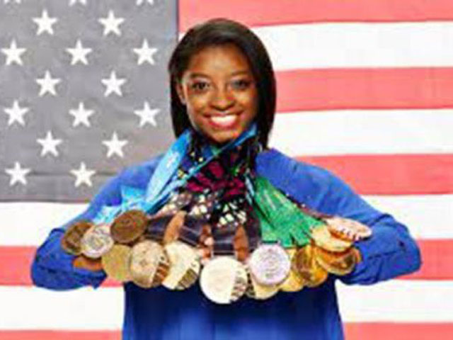 Thể thao - Nóng nhất thể thao tối 2/11: Nữ VĐV Simone Biles lập kỷ lục giành HCV môn TDDC