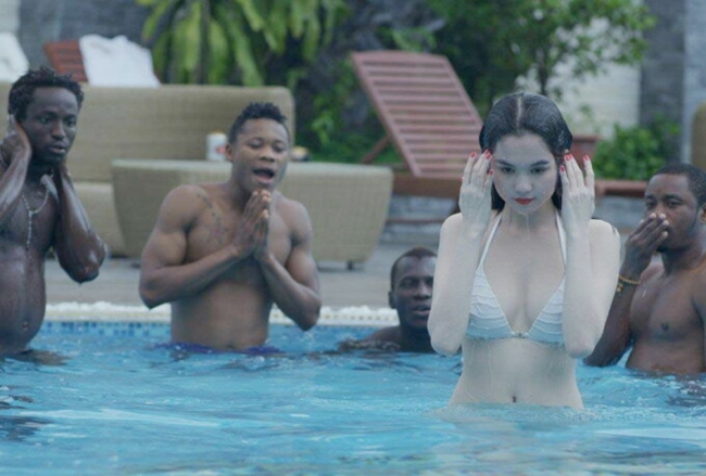 Năm 2013, Ngọc Trinh đảm nhận vai khách mời trong phim Hit Hoàng tử và lọ lem. Cảnh quay ở bể bơi của chân dài từng gây xôn xao suốt một thời gian dài. 
