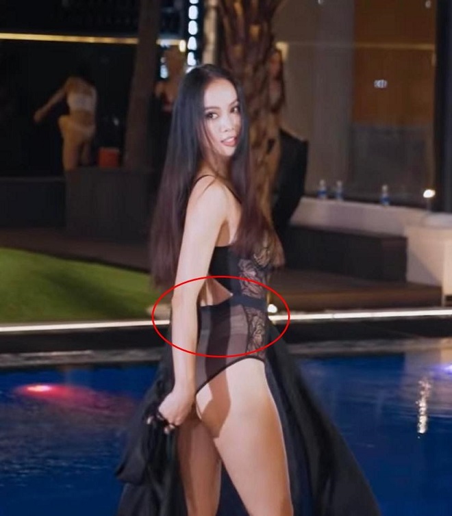 Thủy Tiên, Hiền Hồ xử lý khéo léo tránh sự cố trang phục nơi đông người - 5