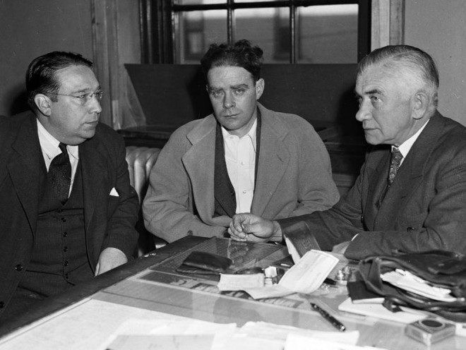 James Mallon (ở giữa). Ảnh: New York Daily News