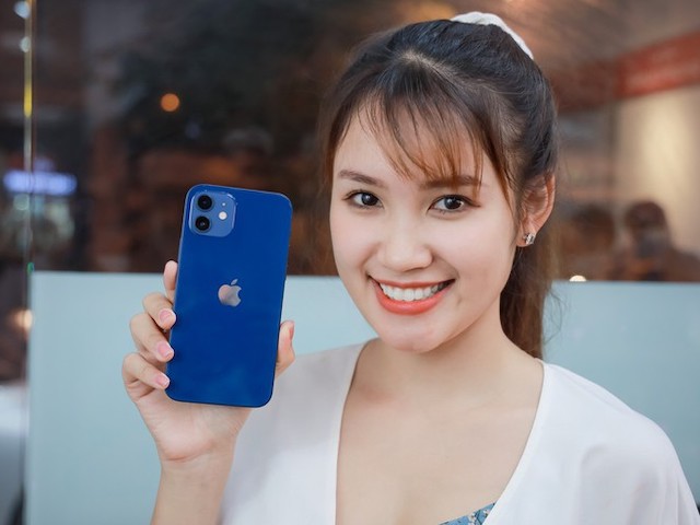 Thời trang Hi-tech - Bảng giá iPhone tháng 11/2021: iPhone 13 series "sập giá" sau 10 ngày mở bán