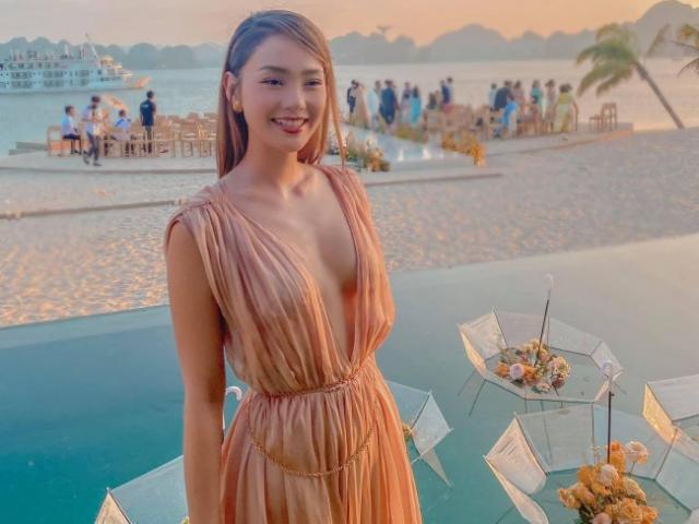 Thời trang - Kỳ Duyên, Trâm Anh “áp đảo” mọi khách mời tiệc cưới vì chiếc váy xẻ sâu hun hút