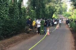 Tin tức trong ngày - Xe đưa đón học sinh không đóng cửa, 1 em rơi xuống đường tử vong