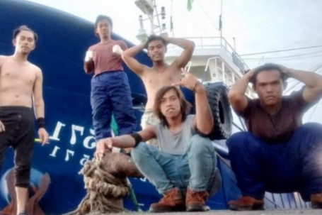 Thuyền viên Indonesia nhảy xuống biển bỏ trốn, kể điều kinh khủng trên tàu cá TQ