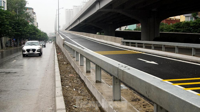 Đại diện chủ đầu tư cho biết: Các vị trí được đặt lối lên, xuống là các nút giao có lượng phương tiện lên, xuống rất lớn. Tổng kinh phí xây dựng 6 nhánh nối này là khoảng 207 tỷ đồng.