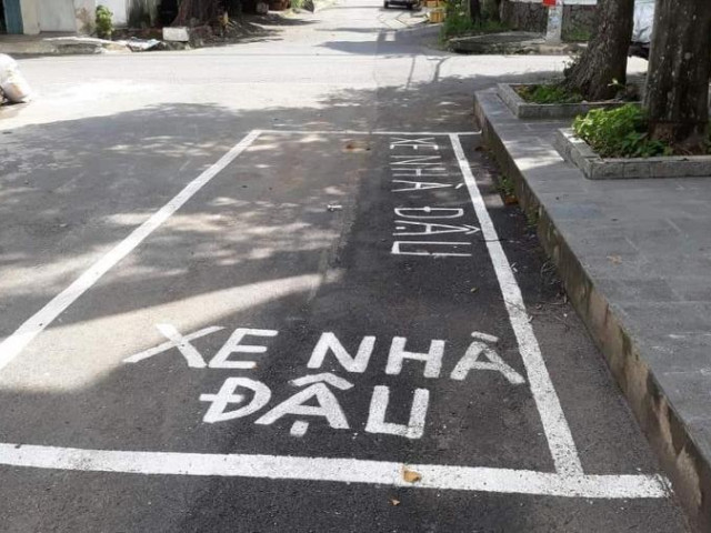 Ô tô - 'Đặt gạch' chỗ đậu xe của chủ nhà: Coi chừng bị xử phạt