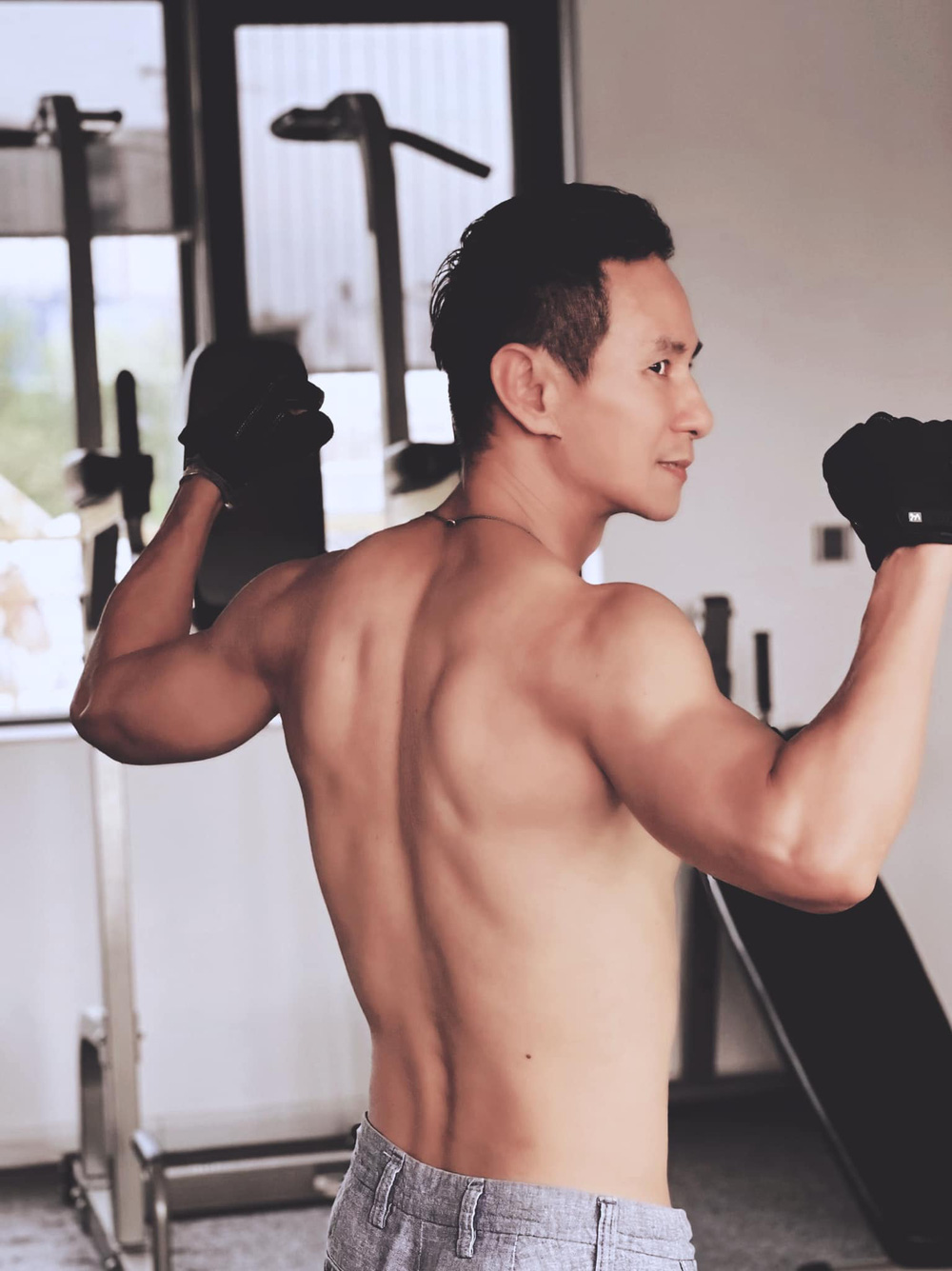 Lý Hải chứng minh body cũng ngày một "trẻ"