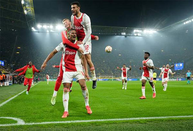 “Máy săn bàn” Ajax lập kỳ tích cúp C1, MU nên mua ngay tháng 1? - 1
