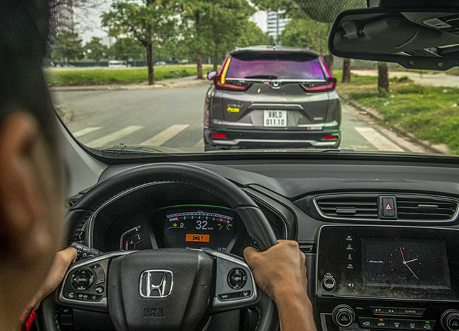 Người dùng chia sẻ về các tính năng an toàn trên xe Honda CR-V mới - 4